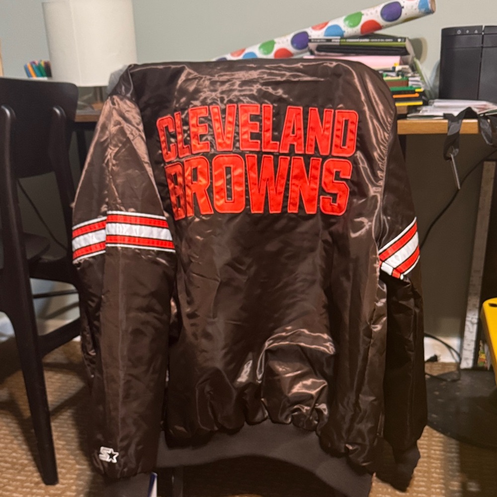 STARTER Cleveland Browns Puffer Jacket